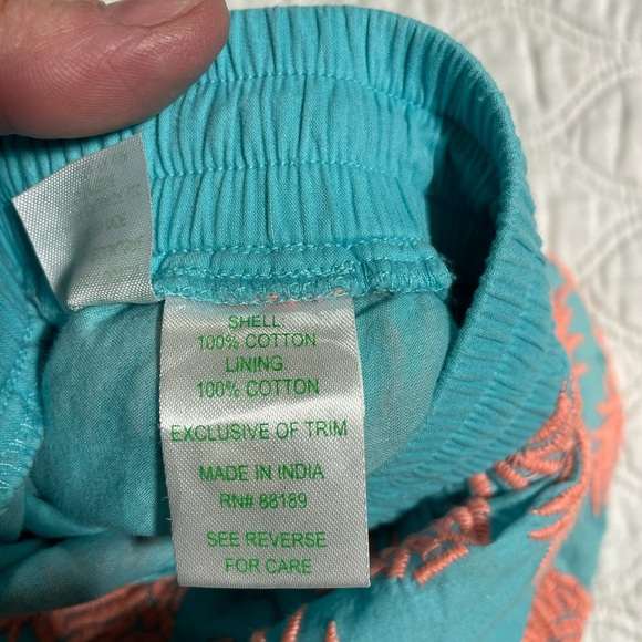 LILLY PULITZER-Pineapple Baybreeze Shorts
Embroidered - Picture 5 of 5